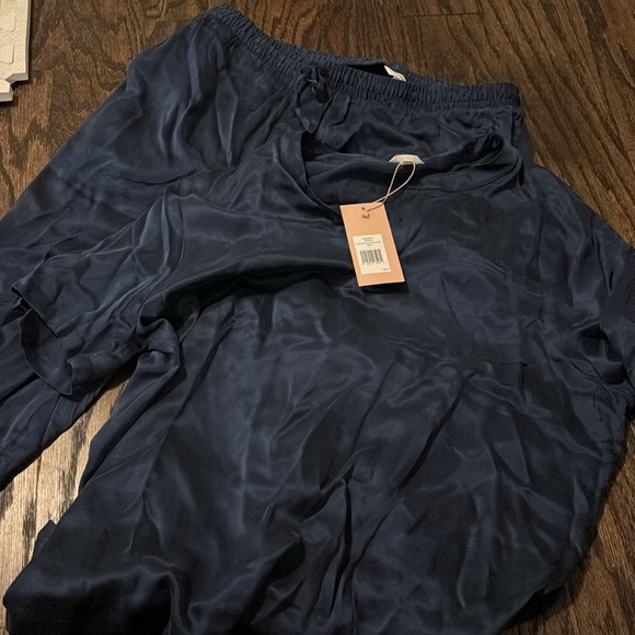 Men's Navy silk eberjey Charles pajamas - Picture 2 of 2